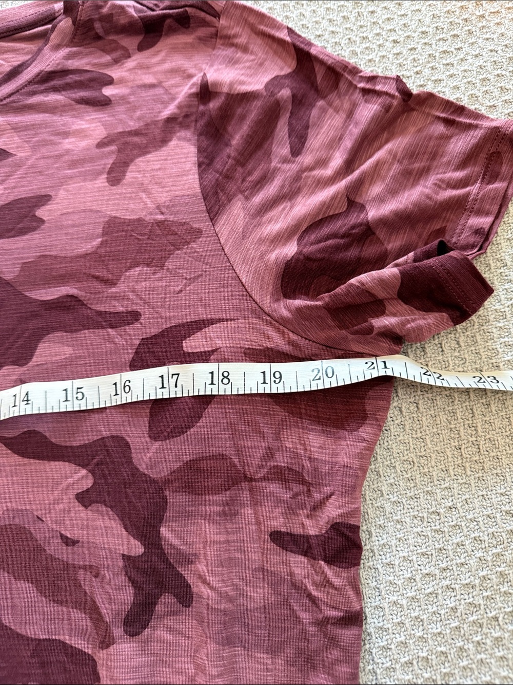 Old Navy luxe camo tee - Picture 3 of 5